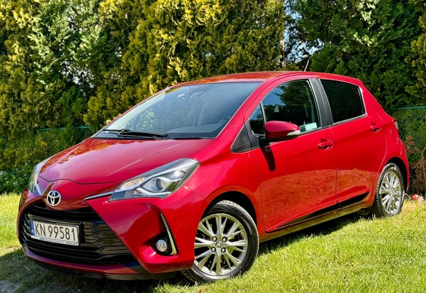 Toyota Yaris cena 37900 przebieg: 260800, rok produkcji 2017 z Wołomin małe 379